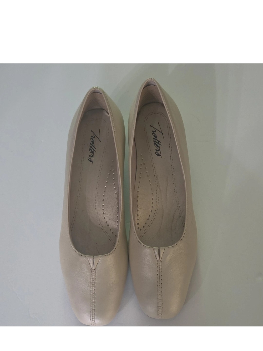 Trotters Neutral Beige Leather Slip-On Flats